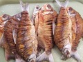 Pescado frito Así están en el sitio de ventas de pescado en el municipio de Buenavista.