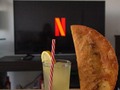 • Juernes por la noche •  Netflix + Empanada = el duo perfecto.   ¡No te quedes sin la tuya!  #foodphotography #instagood #dinner #foodie #venezuelanfood