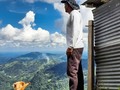 ¡Cerro Azul! Lugar donde muy pocos "influencer" pueden llegar. Es una montaña inhóspita, con condiciones de acceso extrema, con diversidad de suelos y temperatura que exigen ciertas condiciones y destrezas.🏔🏃🏿‍♂️  Ubicada en la Cordillera Andina límites Barinas-Mérida, con un ascenso desde el sector la Soledad pasando por sectores como las chimeneas, los túneles, cerro el picacho donde se deslumbra el pueblo de Altamira de Caceres, hasta llegar a la cumbre del bosque encantado acobijado este por un mágico y abundante Musgo que adorna tan imponente montaña irradiando asi su energia y misterio.💫  Al final valió y valdrá la pena conocer, recorrer y percibir toda la buena vibra a sus alrededores, con una flora y fauna increíble que sobre sale a traves de su superficies adornada a sus 1.520 Msnm y en sus 19 Km de recorrido.🤸🏽‍♂️   Pd: En la 2da Foto puedes observar el pueblo de Altamira.📷  #Trekking #Ecoturismo #Aventure #Travel #Travelphotography #Montañismo #Naturaleza #CerroAzul #Cacao #Calderas #Altamira #Barinitas #Barinas #Venezuela🇻🇪