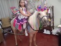 Tu granja en el cumpleaños de la princesa Miranda haciendo entrada en su unicornio dando alegria y un poco de diversión a los niños de la fiesta en la urbanización Juana de avila el 25 de febrero del 2021