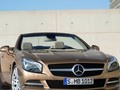 Mercedes-Benz SL-Class, SL 500, exterior . Combined fuel consumption: 9.2-6.8l/100km. Combined CO2 emission: 214-159 (g/km). The data do not relate to an individual vehicle and do not form part of the offer; they are provided solely for the purposes of comparison between different types of vehicles. The figures are provided in accordance with the German regulation “PKW-EnVKV” and apply to the German market only.