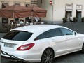 The CLS Shooting Brake in the beautiful setting of Florence by @bycan_de. Fuel consuption, combined: 9,8-5,3l/100 km; CO2 emissions, combined: 229-139 g/km. #mercedesbenz #mercedes #shootingbrake #cls #car #florence