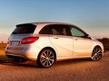 Mercedes-Benz B 220 CDI - soon available with 4MATIC / photo: @log42