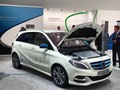 One of last night highlights - the #mercedes #bclass #electricdrive which will be available in th US first [Combined fuel consumption: <18 kw/100km | CO2 emission: 0 g/km] #mbfanreporter @log42