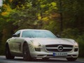 Life in motion. Find the star! #mercedesbenz #sls #amg #gt #white #mercedes #mbfanphoto @log42