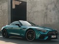 An expressive design with a unique personality.​  ​📷 rawlenses (IG) for #MBcreator  #MercedesBenz #MercedesAMG #AMG #Sportscar #SL63  [Mercedes-AMG SL 63 4MATIC+ | WLTP: Kraftstoffverbrauch kombiniert: 13,2‒12,8 l/100 km | CO₂-Emissionen kombiniert: 300‒290 g/km | mb4.me/DAT-Leitfaden]