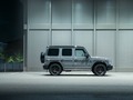There’s something magical about spins at night — with the streetlights rhythmically dancing by and the hum of the cityscape capturing our imagination. Let’s feel out this sense of wonder and possibility.  via @mercedesbenzgclass    📷 @phpicsphotography for #MBcreator   #MercedesBenz #MercedesAMG #GClass #StrongerThanTime