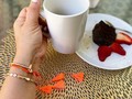 Que tus accesorios te acompañen cada día y en todo momento ☕️ . Set de pulseras en cristales y borlas, en bellísima combinación en tonos naranja y dorado . Tenemos el complemento perfecto para realzar tu outfit, para pedidos e información escríbenos al +1(954)6188604.  #outfit #bracelet #handmade #girls #fashion #fashiondesigner #earrings #coffee #vanessaveradesigns #vanessavera