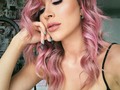 PINK HAIR! 💕💕 Ya puedo tacharlo de mi bucket List! . En mi live les comparto por qué lo pinté de este color y también les enseño cómo hacer este look de maquillaje.  Hair: @kristin_ess Rose Gold Temporary tint.  Eyebrows: @benefitcosmetics ka-brow 3. Eyeshadow: @hudabeauty New nude.  Eyeliner: @lorealmakeup voluminous lash paradise liquid eyeliner rose gold.  Contour: @hudabeauty Tantour “Fair” and @benefitcosmetics Hoola Caramel. Highlight: @coverfx glitter drops “nova” and @artistcouture summer haze. Lips: @patmcgrathreal “Realness” lipstick and @benefitcosmetics punchpop “sugar cookie”