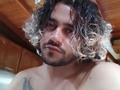 Aquí pensando en cómo cuidar mejor las ondas de mi cabello.