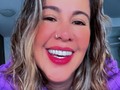 Hay ocaciones en las que creemos que al fin todo paso y ya podemos respirar nuevamente desde la calma intentando organizar las ideas para dejar cerrado el final de un proceso y la vida uf es como si volviese a coger impulso y nuevamente nos confrontara para volver a la misma situación!  Los ciclos se activan y se repiten y más cuando nos permitimos responsabilizarnos de situaciones de la cuales no somos partidarios, por eso la única manera de poder salir invicto ante un Proceso es ser y hacer lo que solo Cada uno sabe, soltar ataduras, quitar máscaras y mostrarnos tal cual solos y dejando que solo Dios obre en nosotros abrazar la vida y reír pa no llorar…💚