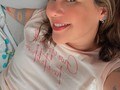Y tú sigues y seguirás siendo siempre mi momento favorito disfrutar de la plenitud de tu presencia en mi vida ha sido lindo, donde puedo despertar a tu lado cada mañan y al abrir mis ojos sentir tu dulce compañía llena de gratitud, de todos los elogios que susurras a mis oídos al despertar, cómo podemos recargar nuestras mañanas con oraciones cargadas del poder y la bendición de Dios, amo esos mensajes y escritos llenos de inmenso amor jamás nunca nadie me había dicho ni menos escrito tantas cosas juntas, momento sublime es esperar el atardecer para ir a nuestra cama juntas y sentir tu mágica presencia en mi vida, tu calorcito tranquilizador, tu compañía, tu respiración profunda, y esas miradas que lo dicen todo, tus arrunchis y terminar mis noches a tu lado son magia gracias, gracias, gracias amor de mis vidas, por regalarme tantos momentos que congelaré por siempre en mi cajita del alma para que permanezcan por siempre en mi memoria y si alguna vez me llega a fallar sea latente en mi, mi amor te amo con mi alma entera…🌷
