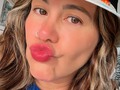 A donde irán aquellos besos que guardamos, que no dimos, que no damos, que se quedan con nosotros, que queremos dar, que están pausados, esos que el ego detiene, esos besos que soñamos y se quedaron en las nubes, aquellos que visualizamos a donde se quedaron?