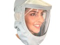 ¿Sabías que te tocas la cara hasta 23 veces CADA HORA? Piensa en lo siguinete : ¿De que sirve tener tapabocas y lentes ?si aun si puedes contaminarlos con una facilidad que no ¡ imaginas !. La principal forma de contagio del covid-19 es por contacto.  Con la reapertura estaremos más expuestos, no puedes controlar que el otro se cuide, pero si que tú lo hagas .  En nuestra profesión nuestra exposición es muchísima, no basta con un tapaboca y una careta que puedes contaminar.  Nuestra escalafandra te mantendrá protegido de tocarte y contaminarte.  Envío gratis en la ciudad de Bogotá.