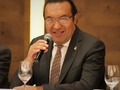 El Centro Empresarial de la CDMX se mantendrá atento para que, en tres meses, se evalúen los resultados de esta iniciativa y, de ser efectivas, buscar ampliarlas cuando menos hasta recuperar el nivel de empleo previo a la pandemia  @coparmex_cdmx @difunet    Ciudad de México, a 17 de marzo de 2022  COPARMEX en la Ciudad de México calificó como positivas y en el sentido correcto las medidas presentadas por el Gobierno de la Ciudad para impulsar la economía, que incluyen apoyos directos y condonaciones de impuestos a nuevas empresas que quieran instalarse en la Capital.  Armando Zúñiga Salinas, presidente del organismo reconoció que dichas acciones representan un primer paso en la implementación de políticas públicas que reconocen la imperiosa necesidad por recuperar los empleos perdidos en la Capital.  En específico, el presidente de COPARMEX CDMX valoró como positiva la condonación del Impuesto Sobre Nómina (ISN) de los primeros tres meses de operación a las nuevas micro y pequeñas empresas que se instalen en la Capital, una propuesta emanada del Centro Empresarial desde hace 2 años y que ofrecerá una señal de confianza a la inversión nacional y extranjera, pieza clave para la recuperación económica de la ciudad.  Armando Zúñiga señaló que se deberán evaluar dichas iniciativas en la medida en que contribuya a una recuperación más rápida de los aún 125 mil 578 empleos perdidos a febrero de 2022 con respecto a los que teníamos en febrero de 2020.  El líder de COPARMEX CDMX se mostró convencido de que las medidas presentadas por el Gobierno local serán el principio de otras aún más amplias para incentivar la economía y la generación de empleos; en tanto, indicó que la IP de la capital se mantendrá atenta para que, en tres meses, se evalúen los resultados de esta iniciativa y, de ser efectiva, buscar ampliarlas cuando menos hasta recuperar el nivel de empleo previo a la pandemia...