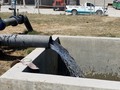 SIMAS restablece paulatinamente bombas apagadas por variaciones en el voltaje de energía eléctrica. Personal del Sistema Municipal de Aguas y Saneamiento (SIMAS) de Torreón, trabaja con celeridad en el restablecimiento de diversas bombas ubicadas en el centro, norte y sur de la ciudad, las cuales dejaron de funcionar por variaciones en el voltaje de energía eléctrica que se registraron este domingo. @simastrc @cfe_nacional @municipio_de_torreon