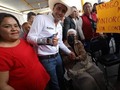 Más inclusión para personas con discapacidad: Manolo  Al mantener un encuentro con militantes y simpatizantes del Revolucionario Institucional en General Cepeda y Parras de la Fuente, el precandidato a la gobernatura de Coahuila, Manolo Jiménez Salinas, destacó que dentro de su plan de trabajo se encuentra desarrollar programas y proyectos de inclusión, principalmente para las personas con discapacidad.   #PRECAMPAÑA #VOTOVTV #COAHUILA @manolojimenezs