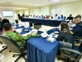 Reconocen estrategia de #seguridad en #Torreón  Torreón, Coahuila. A 05 de mayo de 2023 @policia_torreon @municipio_de_torreon @romanalbertocepedaglz Durante la décima séptima reunión semanal de seguridad, el Alcalde Román Alberto Cepeda González, afirmó que las acciones preventivas y de coordinación con las corporaciones de los tres órdenes de Gobierno, así como mantener presencia en la ciudad e involucrar a la ciudadanía con una comunicación abierta, ha permitido mantener el orden y la tranquilidad en Torreón.  En ese contexto, Román Alberto Cepeda González, dio la bienvenida a la mesa de seguridad al General Brigadier Diplomado de Estado Mayor, Héctor Jiménez Báez, Comandante del Mando Especial de la Laguna, quien externó su reconocimiento al Gobierno Municipal, como a las corporaciones involucradas, por actuar desde la perspectiva de control de riesgos, así como por la presencia policíaca en las calles.  “Estoy gratamente sorprendido, he estado en otras juntas de seguridad y es satisfactorio escuchar sobre el número de recorridos de la Policía Municipal y eso requiere una cantidad de recursos humanos y materiales; el mensaje que se envía de que hay presencia, inhibe el delito”, manifestó el General.   Destacó el impacto positivo de la información que se vierte en la reunión de seguridad para mantener la paz y la estabilidad de la ciudad y la región.  “Yo los felicito por el trabajo que están realizando, el cual es encabezado por el Alcalde”, comentó.  Jiménez Báez dijo que la labor preventiva cuando se realizan eventos masivos en Torreón, es un asunto que le compete a todos los órdenes de Gobierno, y agregó que es necesario continuar alerta en ese sentido.  “Yo voy a trasmitir el mensaje a los otros municipios, de tal forma que sepan lo bien que se está haciendo aquí en Torreón”, finalizó el General.   Otro punto analizado en la reunión de seguridad, fue el rendimiento de las casetas de la Policía Municipal que se han abierto entre 2022 y 2023, en diferentes partes de Torreón, así como la participación ciudadana.  El Alcalde dijo que es la ciudadanía quien realmente mantiene en funciones estos lugares, ..