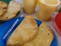 Y nos fuimos a desayunar a #conejeros en #margarita !! Las empanadas de la señora Chon son las mejores y el jugo de #jobito una experiencia divina !! Nosotros las pedimos de triple perla y cazón !! Ustedes de qué la pedirían ? #empanadas #desayuno #islademargarita