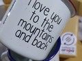 Tazas llenas de amor .. 😍 Detalles que enamoran 😍😏 Nos sobran las ideas 💡 #pocillospersonalizados  #pocillos  #tazasdepeltrepersonalizadas  #regalosoriginales  #regalospersonalizados  #customized  #voltealaarepa