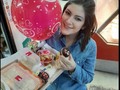 Las cosas mas bellas son aquellas que no esperas... Así sorprendimos a @kriss_rios 👌🎁🍱♥️❤️🚘📲 #detallesqueenamoran ❣️