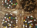 Quédate en Casa y nosotros te lo llevamos 🚲🛵 Nuestro #wafflehouse el Favorito de todos... 🤤🧇 Contiene Waffle + Nutella + Oreo + MixDeChocolate + Malvavisco + Pirulin 🙊 #yoquiero 🙋‍♀️ Una Explosion de Sabores... 🔥 #contáctanos 📲 #deliveryservice 🚲🛵 #quédateencasa #waffles #wafflesdulcesysalados #waffles #santiagocentro #chile