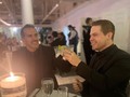 Bienvenido 2023 Yo esperaba para estas fechas tener una patineta voladora como en volver al futuro… pero encontré a un señor que me hace volar de felicidad y amor. Feliz año nuevo @luisluyando y para todos los que leen este post.