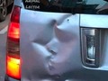 OBRA: "El Beso" AUTOR: Chofer de Bus COLECCIÓN: Manejo como un idiota