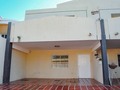 Townhouse en Villa Chica Montebello. ✨24.999✨  Planta baja: Sala comedor Cocina tope de granito 1 Habitación con sala de baño y clóset Escalera con pasamanos de acero inoxidable Tanque de 8.000 lts. con su hidroneumático. Lavandería independiente Estacionamiento para 2 vehículos Pisos de porcelanato  Planta Alta:  3 habitaciones. Habitación principal con vestier y sala de baño. 1 sala de baño que comparten las 2 habitaciones. - Yanireth Sánchez 📲+58 414-6388235 Asesora RE/MAX MILLENIUM - #asesor #remax #casa #edificio #apartamento #casa #edificio #maracaibo #venezuela #chile #ecuador #peru #inversion #inversores #inversionistas #rioacha #venezolanosencolombia #venezolanosenperu #venezolanosenusa #venezolanosenchile #casasdelujo #townhouse #miami #florida #inmuebles #remaxmillenium #remaxworlwide #realstate #hablamosconresultados