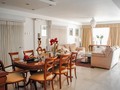 ✨Exclusiva casa en Puerto Banus Av. El Milagro - 300 mts2 🛏 6 Habitaciones, cada una con su baño (4 en Planta Alta – 2 en Planta Baja) 🚘 5 puestos de estacionamiento - Sala. Cocina Italiana – Venetta Cucine Área de parrilla. Family Room. Tanque subterráneo de 20.000 litros. Sistema Hidroneumático. Sistema de filtrado de agua. Pisos en general y baños en mármol y porcelanato de primera. Planta Eléctrica 20KVA a gas, con sincronizador. Techo de exterior tensoestructurado. Sistema de Seguridad con Taparelas internas automatizadas en ventanas y puertas. Circuito Cerrado de Vigilancia – 4 cámaras externas y DVR. - El conjunto cuenta con:  Conjunto cerrado, áreas verdes, cerco eléctrico, balcón, Pisos de Mármol,  Totalmente Amoblada, Jacuzzi y Piscina Puestos de visitantes. Planta para áreas comunes. Exclusiva vista al Lago. - Yanireth Sánchez 📲+58 414-6388235 Asesora RE/MAX MILLENIUM - #asesor #remax #casa #edificio #apartamento #casa #edificio #maracaibo #venezuela #chile #ecuador #peru #inversion #inversores #inversionistas #rioacha #venezolanosencolombia #venezolanosenperu #venezolanosenusa #venezolanosenchile #casasdelujo #townhouse #miami #florida #inmuebles #remaxmillenium #remaxworlwide #realstate #hablamosconresultados