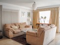 ✨Exclusiva casa en Puerto Banus Av. El Milagro - 300 mts2 🛏 6 Habitaciones, cada una con su baño (4 en Planta Alta – 2 en Planta Baja) 🚘 5 puestos de estacionamiento - Sala. Cocina Italiana – Venetta Cucine Área de parrilla. Family Room. Tanque subterráneo de 20.000 litros. Sistema Hidroneumático. Sistema de filtrado de agua. Pisos en general y baños en mármol y porcelanato de primera. Planta Eléctrica 20KVA a gas, con sincronizador. Techo de exterior tensoestructurado. Sistema de Seguridad con Taparelas internas automatizadas en ventanas y puertas. Circuito Cerrado de Vigilancia – 4 cámaras externas y DVR. - El conjunto cuenta con:  Conjunto cerrado, áreas verdes, cerco eléctrico, balcón, Pisos de Mármol,  Totalmente Amoblada, Jacuzzi y Piscina Puestos de visitantes. Planta para áreas comunes. Exclusiva vista al Lago. - Yanireth Sánchez 📲+58 414-6388235 Asesora RE/MAX MILLENIUM - #asesor #remax #casa #edificio #apartamento #casa #edificio #maracaibo #venezuela #chile #ecuador #peru #inversion #inversores #inversionistas #rioacha #venezolanosencolombia #venezolanosenperu #venezolanosenusa #venezolanosenchile #casasdelujo #townhouse #miami #florida #inmuebles #remaxmillenium #remaxworlwide #realstate #hablamosconresultados