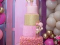 Amé muchísimo esta combinación de colores para celebrar la edad primaveral 🦋  #fifteenyearscake  #tortade15años  #fondantcake  #instacake  #celebracion  #hechoconamor  #cabimas