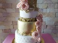Bella y elegante para celebrar la edad primaveral 🦋💝 #15thbirthdaycake #tortade15años  #fondantcake  #cabimas  #instacake  #celebracion  #hechoconamor
