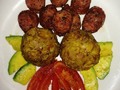 Hoy me dio para cocinar e hice este rico Mofongo de chicharrón y Longaniza + ensalada de aguacates y tomates, acompañado de una limonada.