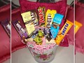 Recuerda el Give Away!  @dollseventos Te regala esta hermosa cubeta de dulces para San Valentín, el día del amor y la amistad; para participar solo tienes que:  1— Seguir la página @dollseventos en IG. 2-Etiquetar a 3 amig@s por comentario. 3-Para entrar al concurso por lo menos uno de tus amigos etiquetados debe de seguir nuestra cuenta @dollseventos  El ganador será anunciado el viernes 10 de febrero. Mucha suerte a todos! Y recuerda: mientras mas comentes mas oportunidades tienes de ganar.  #DollsEventos #DetallesPersonalizados #Decoración #Animación #Regalos