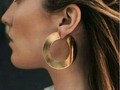 #tendencias2020 algollas y zarcillos grandes los llevarías son tu estiló? #hechoaamano #handmadejewelry #handmadewinlove #nice #cute #beutiful #miamibeach #newyordcity #loame #fashiondesigner #fashionblogger #jewellerydesign #designers #DiseñadoresVenezolanos #Diseñovenezolano #likeforlikes #bohemianstyle #bohofashion #bohochip #look #oufit #mujeresfashion #beauty #bañodeoro #designers#holidaygifts #joyasartesanales#hippie #hippiechic #handcraftedjeweley