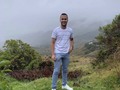 No importa cuanto dinero logres conseguir, lo importante es que no pierdas la humildad, no sirve de mucho la riqueza en los bolsillos cuando hay pobreza en el Corazón.🍃