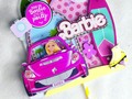 Amo desde pequeÃ±a a Barbie y este topper es un sueÃ±o, las luces del carro encienden ðŸ’•...   Les gusta?   #barbie #carro #babygirl #topper #caketopper #cumpleaÃ±os #tematicas #hechoamano