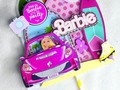 Amo desde pequeña a Barbie y este topper es un sueño, las luces del carro encienden 💕...   Les gusta?   #barbie #carro #babygirl #topper #caketopper #cumpleaños #tematicas #hechoamano