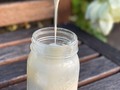 Esto que ven acá es leche condensada KETO sin azúcar 🤩 con la que haré varias de las recetas de mi curso navideño online este 11 de diciembre (link en la biografía y en mis historias) y mañana se las voy a enseñar a hacer en vivo por acá por mi cuenta de Instagram a las 3 p.m. hora Miami. Solo deberán verlo acá en mi perfil y quedará guardado por 24 horas en mis historias, así que activa las notificaciones para no perderte ningún detalle de la preparación de este #DiosDeLaVida 🤤 . #YosyFinol #YosyKeto