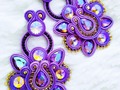 💜 VIOLET 💜 HANDMADE EARRINGS  .  .  .  .  #aretes #zarcillos #aros #pendientes #earrings #hechoamano #aretesdemoda #bisuteria #accesoriosdemoda #soutache #soutacheearrings #handmade #tassel #handmadeearrings #jewelry #handmadewithlove #artesanosmexicanos #smallbusiness #accesories #aretessoutache #handmadejewelry #musthave #statementearrings #bijoux #accesorios #earringfashion #orecchini #talentovenezolano #diseñovenezolano
