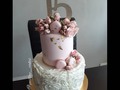 15th Birthday 💕💕💕 los mágicos 15 😍😍 aunque estemos en casa, no dejamos de celebrar la vida de crear momentos únicos y especiales!! Y nosotros seguimos aquí para endulzar esos bellos momentos de celebración.  #yuslaycakes #maracaibo #cakes #minicakes #galletasdecoradas #dulces