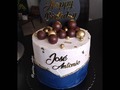 Por qué no hay detalle pequeño cuando de Amor se trata.. #buttercreamcake #relleno #ganachedechocolate #yuslaycakes #maracaibo