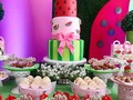 Repost @bambinoeventos by @media.repost: Quedamos enamorados del pastel 🍉 Un verdadero encanto elaborado por nuestra amiga pastelera @yuslay_cakes, endulzo a los invitados con sus deliciosos postres  #partypatilla #watermelon #waterfall #partywatermelon