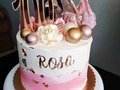 #100!!! Un Número que muy poco se ve plasmado en un torta de Cumpleaños Waoo que Bendición Verdad! Felices 100 Bendecidos años para Rosa 😇  Hoy más que nunca celebrar 1 vuelta a sol más al lado de tus seres amados es una gran gran Bendición valoremos cada minutico lleno de Amor 💖💖